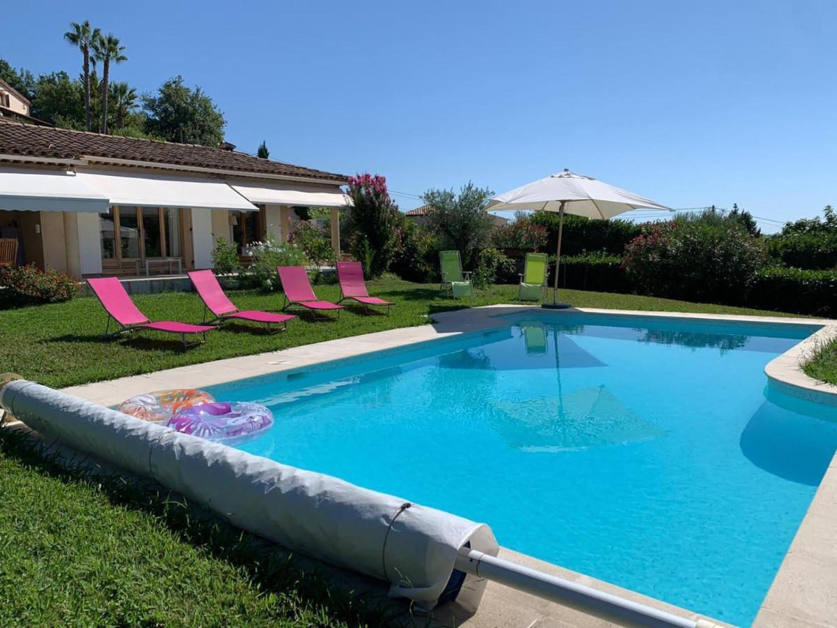 Bed & Breakfast Les Lillas Saint-Jeannet  Bagian luar foto