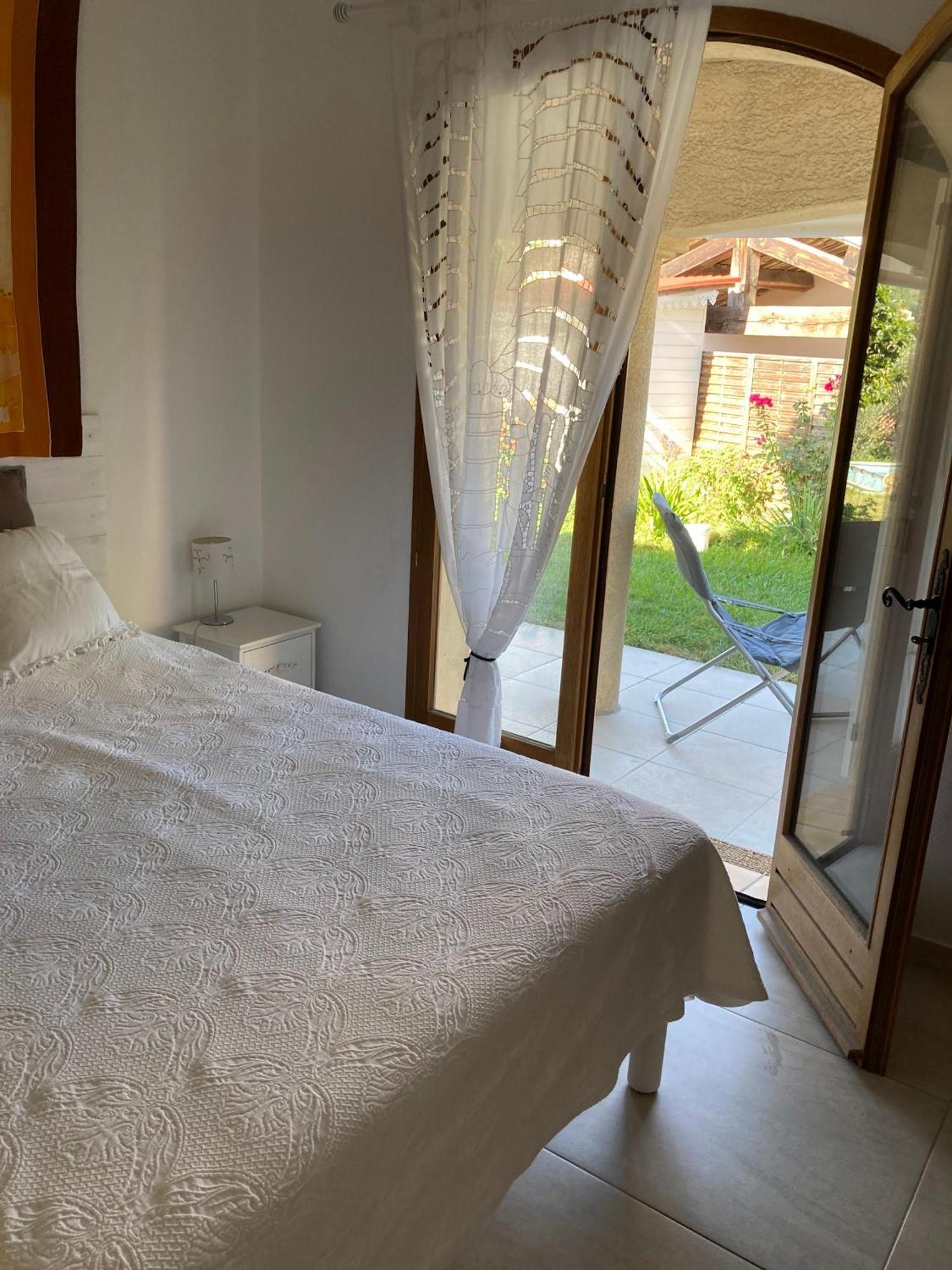 Bed & Breakfast Les Lillas Saint-Jeannet  Bagian luar foto